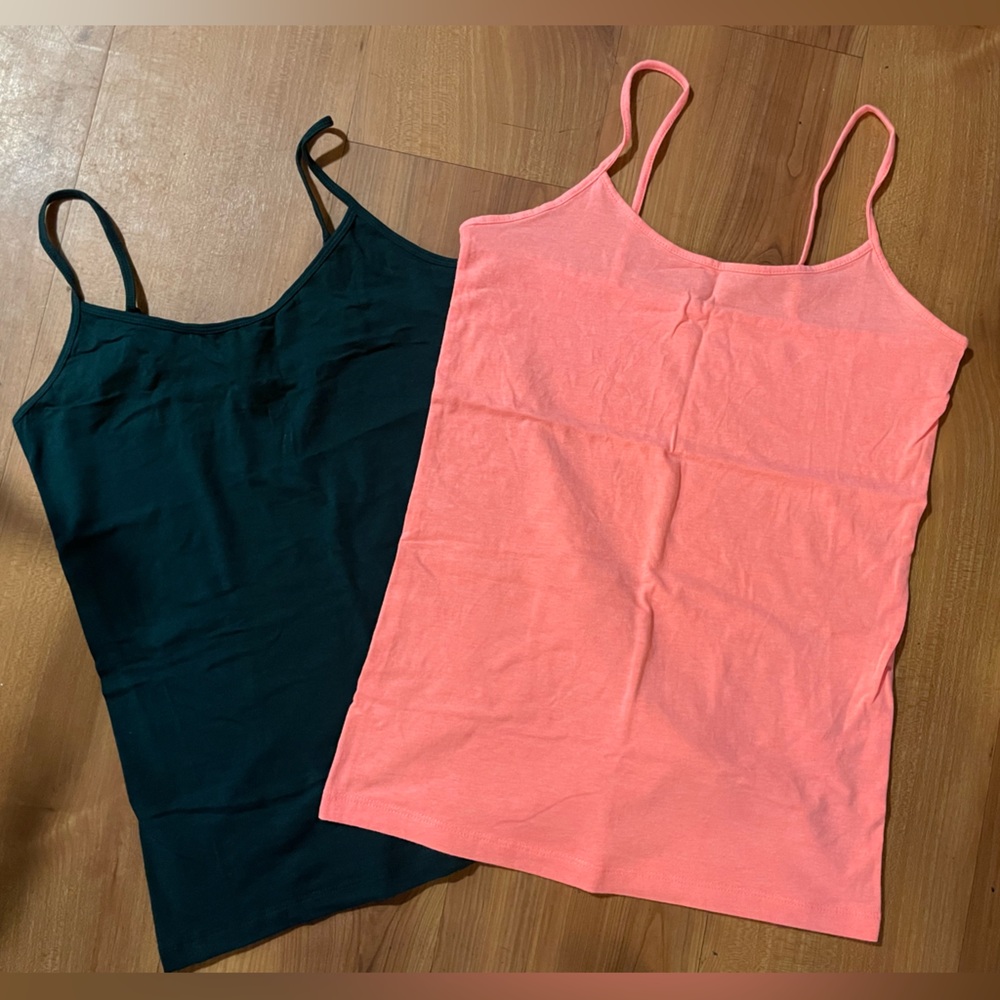Bundle of 2 EUC (Forever 21 & No Boundaries) spaghetti strap tops